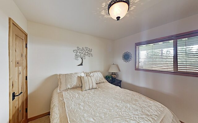 400fairg 3 Bedroom Condo