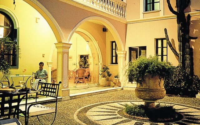 Casa Delfino Hotel & Spa