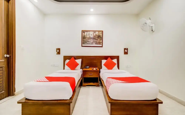 OYO 9553 Hotel Kings Plaza