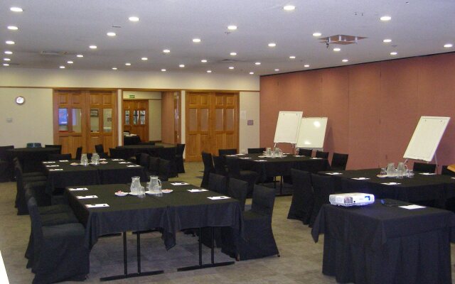 Distinction Hamilton Hotel & Conference Centre