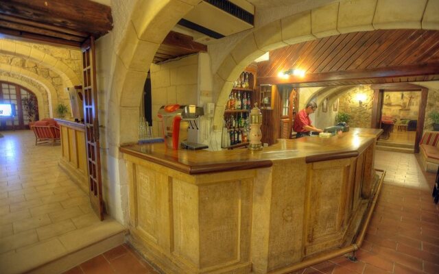 Cornucopia Hotel