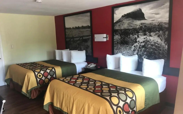 Colonial Inn Corsicana