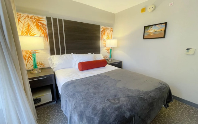 Aqua Palms 306 Condo by RedAwning
