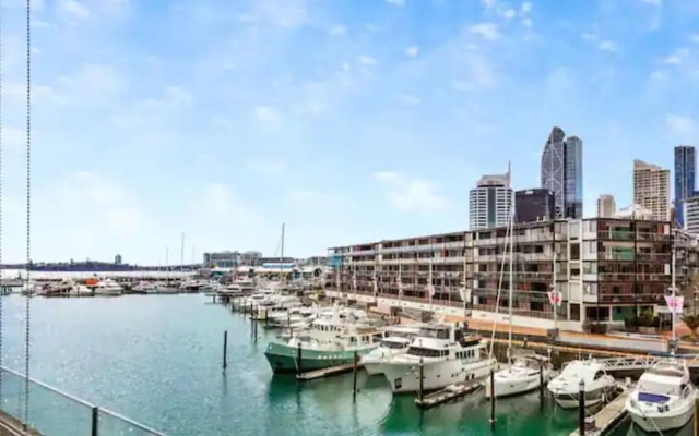 Stunning Views Of Viaduct Harbour! Free Parking