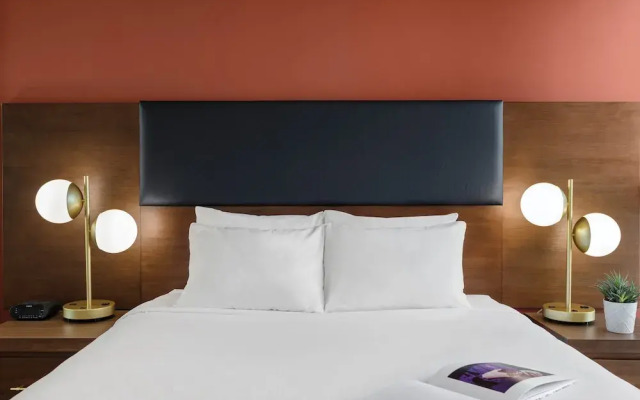 WorldMark Vancouver - The Canadian