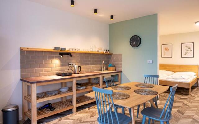 ART Hostel & Apartments