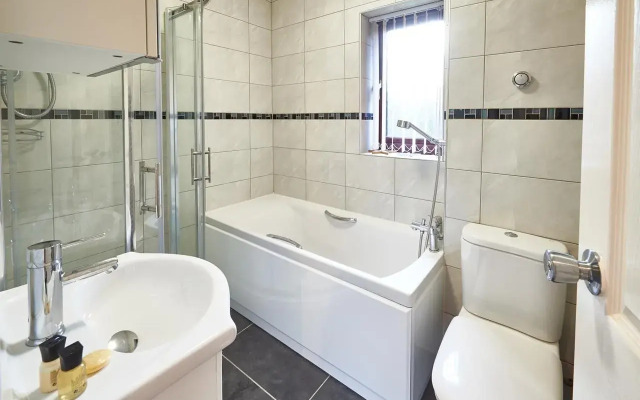 Furzton Serviced House - Shortstay Mk