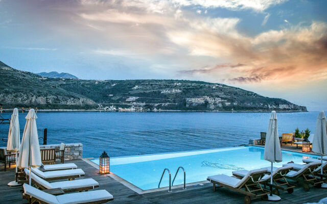 En Plo Luxury Suites