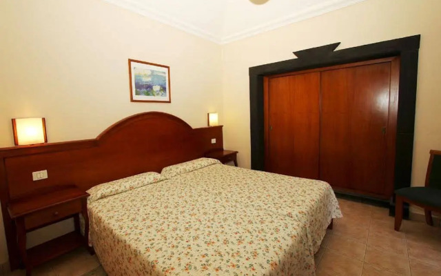 Apartamentos Punta Marina