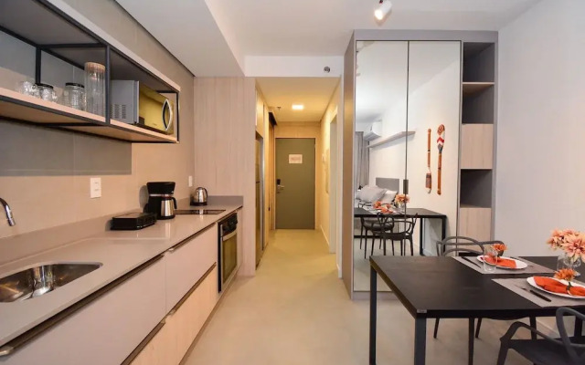 Studio frente a UFSC e HU -CEN010