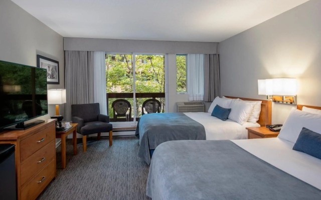 Whistler Village Inn And Suites