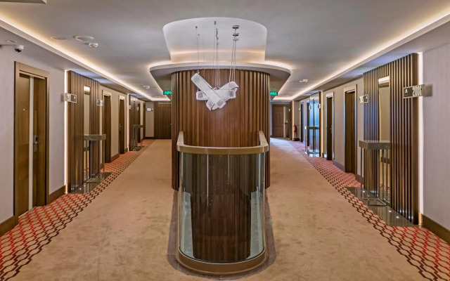 B Business Hotel & Spa
