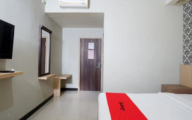 Reddoorz Plus Near Rs Hermina Kendari