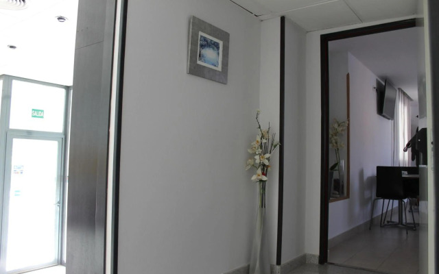 Hotel Barajas Plaza Madrid