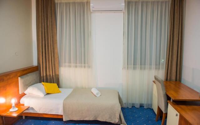 Hotel City