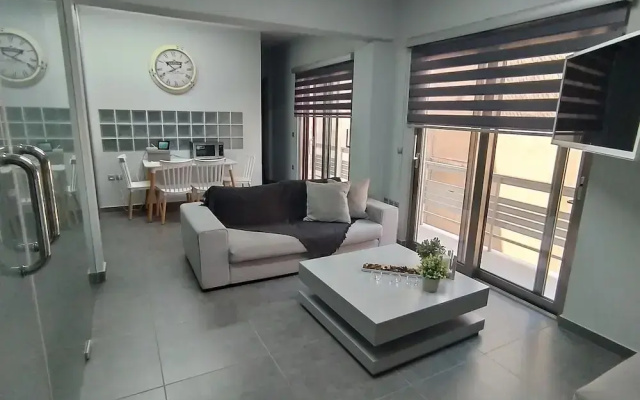 Academys Modern Apartment by Aesthetic & Luxurious