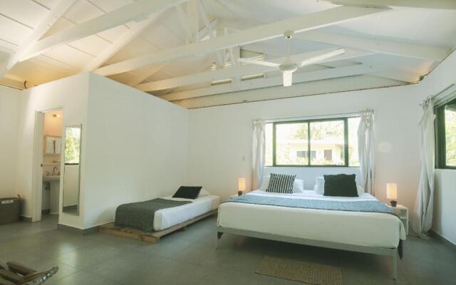 La Negra Surf Hotel & Soda