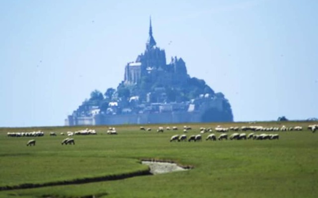 House With 4 Bedrooms in Sougéal, With Furnished Garden