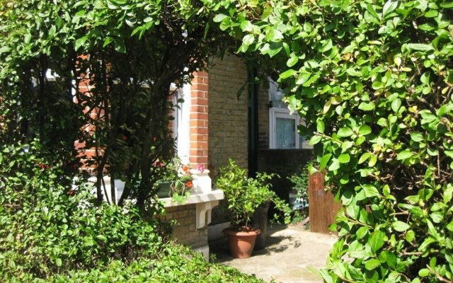 Grove Guest House