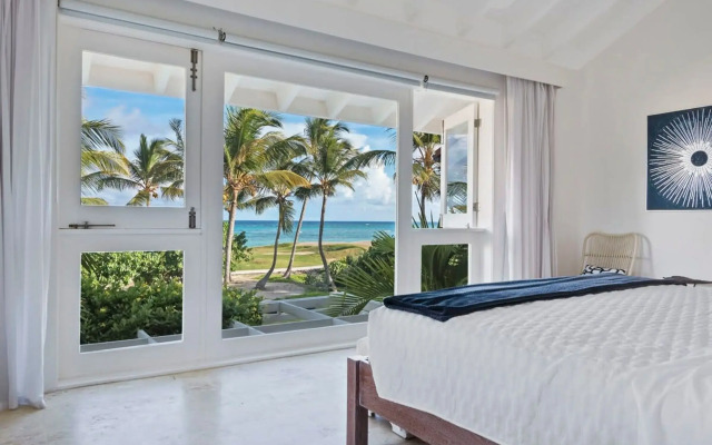 Oceanfront Golf Course Estate w Pool Guest House