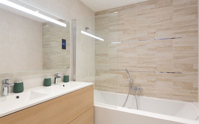 VANEAU Splendide duplex sur la Croisette