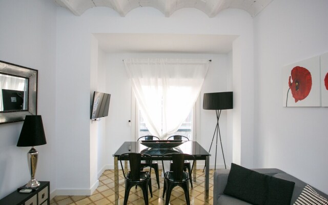 Beautiful Sagrada Familia Apartment