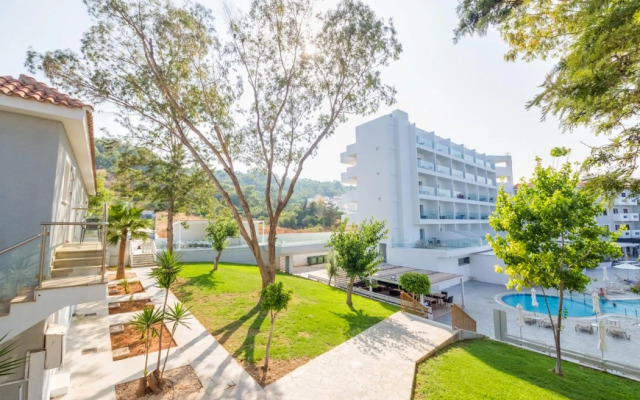 Narcissos Waterpark Resort