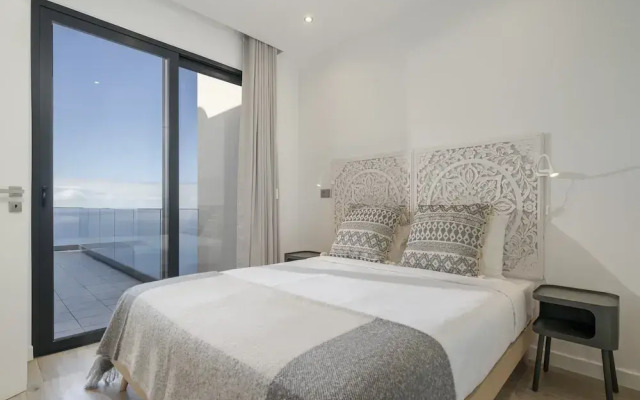 With Pool and Superb sea View - Villa Candelária