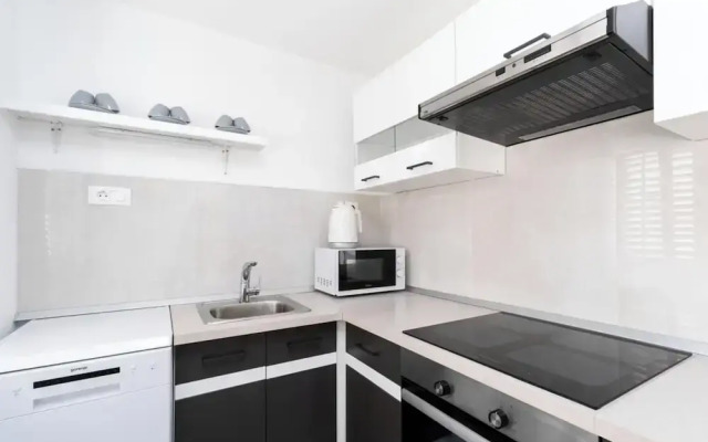 Sea View Apartment Doris