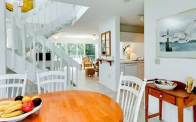 A Gulf Dream - 6250 Holmes #72