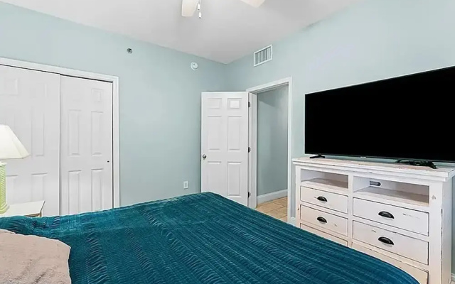 Laketown Wharf 1523
