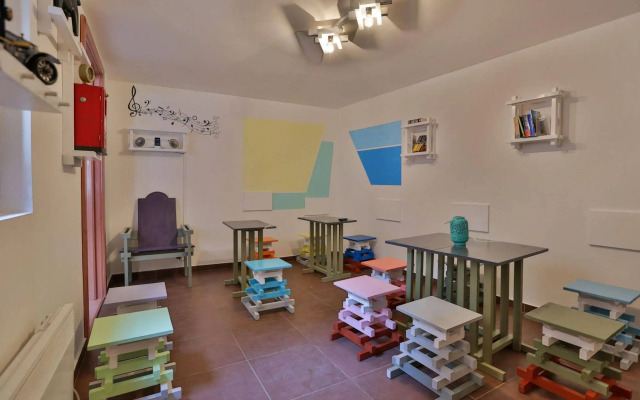 Crazy Duck Hostel