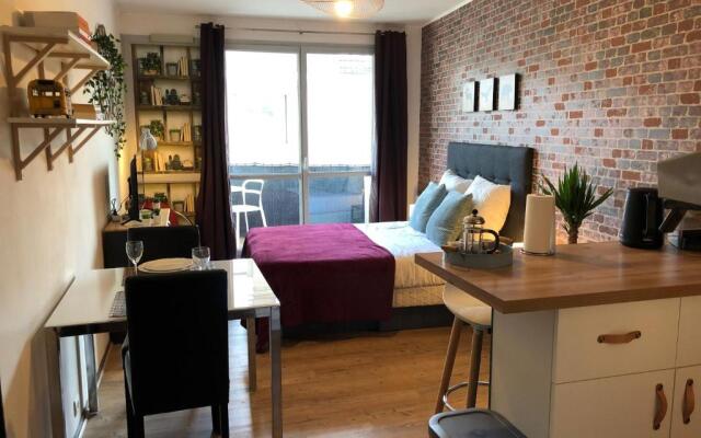 Studio avec balcon & parking gratuit