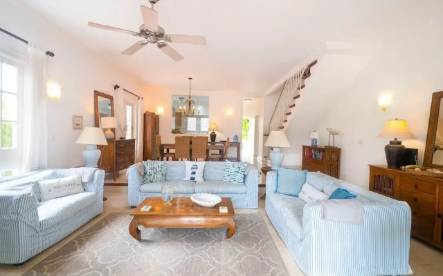 Large Townhouse with Plunge Pool, 3 mins from Beach - Turtle View 2 by BSL Rentals