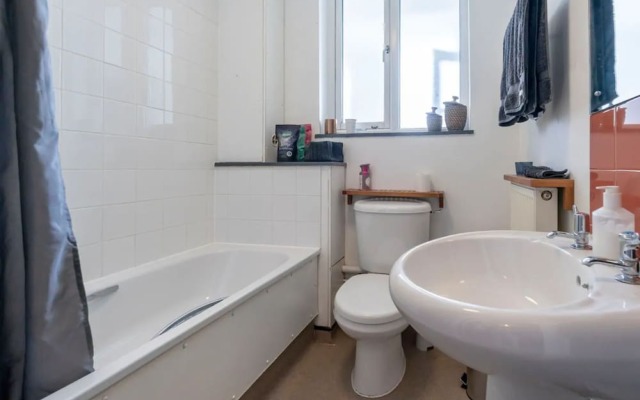 Plush Studio Flat in White City