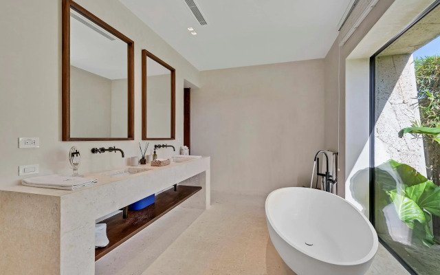 Magnificent 5BR Modern Tropical Villa With Pool