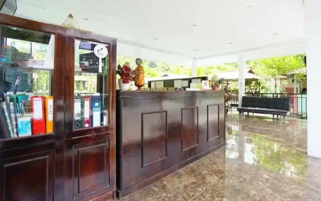 OYO 1254 Golden Lake Resort