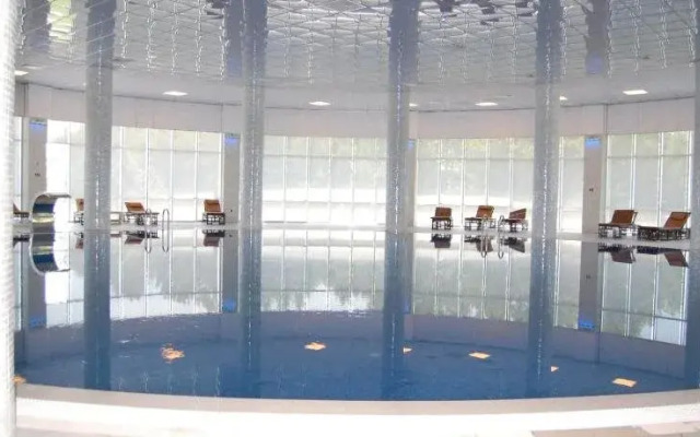 Agsaray Deluxe Hotel