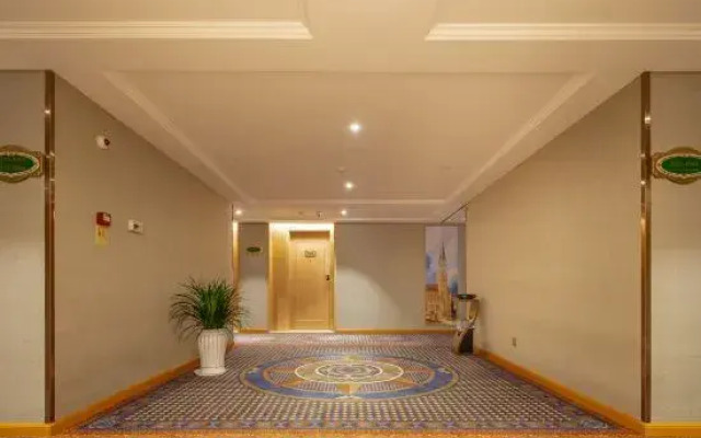Vienna Hotel (Jingjiang Taihe Wuyue Plaza Bus Terminal)