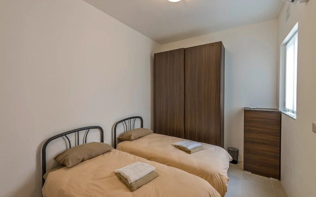 The Hillock North E9