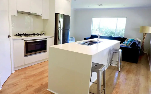 Contemporary Cove