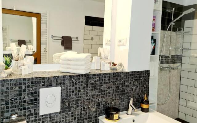 La Fluturi Apartament