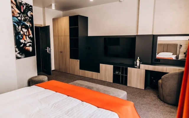 Optima Collection Chernivtsi