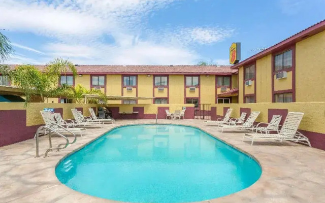 Super 8 Goodyear/Phoenix Area