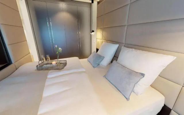 White Pearl Apartment 2.10