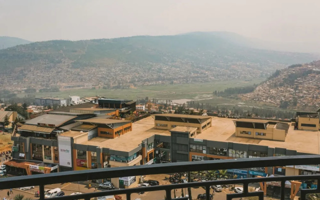 Tropical Plaza Apartments