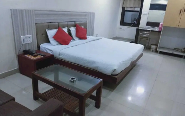 Hotel Om Plaza