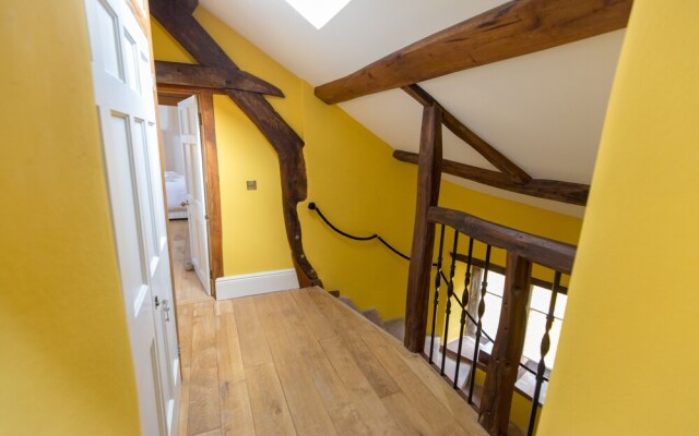 HAILE HALL Private Wing 4 Ensuite Bedrms