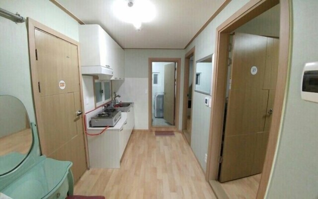Ninano Guesthouse - Hostel