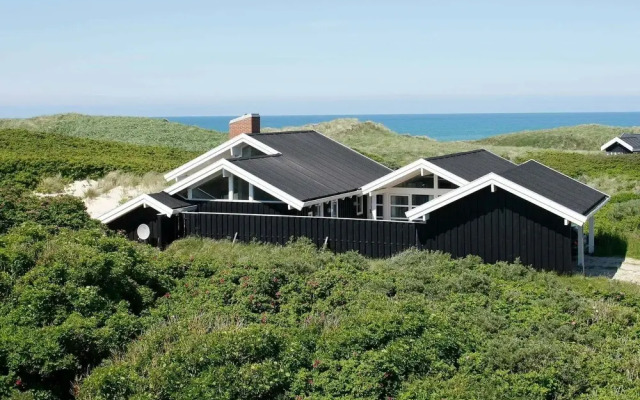 10 Person Holiday Home in Lokken